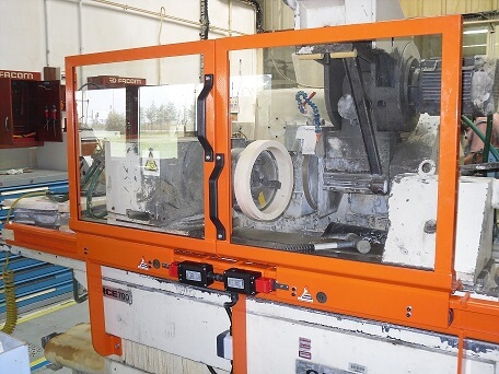 Protecteur pour rectifieuses cylindriques